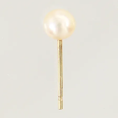 Udda örhänge med odlad pärla, Ø4,5mm, saknar stopp, 18K  Vikt: 0,2 g