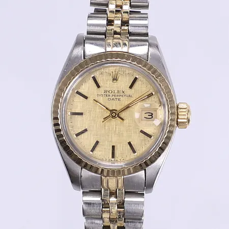 Damur Rolex Oyster Perpetual Date Ø26mm, automat, datum, stål med gulddetaljer, linneurtavla, ref 6917, serienummer 7003823, mycket slapp jubilee-länk, ref 62523-D14/468, inga tillbehör
