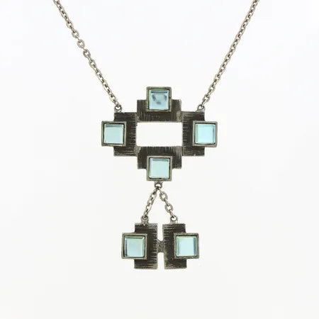 Collier Ankar 74cm bredd: 4mm, hängdel med stenar 9cm, bredd:6cm, oädel metall  Vikt: 0 g