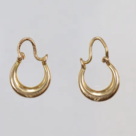 Ett par Örhängen creoler Ø9mm, små defekter i knäppning 18K Vikt: 0,9 g