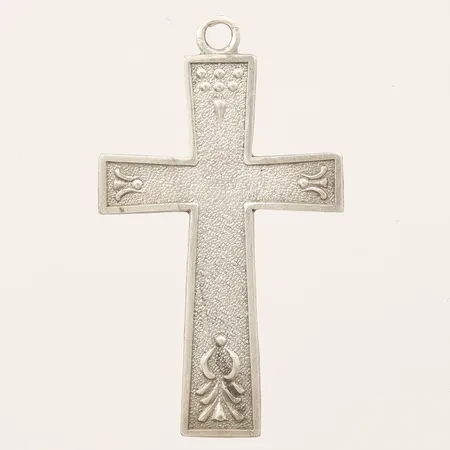 Hänge kors längd 33mm, bredd 19mm, ögla saknas, silver 830/1000  Vikt: 2,4 g