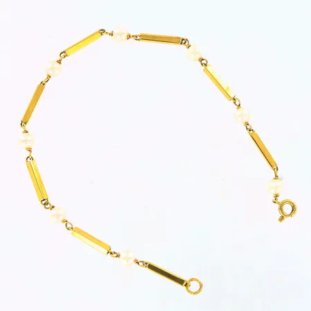 Armband med odlade pärlor ca 19cm, bredd ca 2-4mm, 18K Vikt: 3,3 g