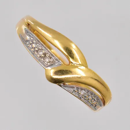Ring med diamanter 0,015ctv enligt gravyr stl:17¾ 18K Vikt: 2,9 g