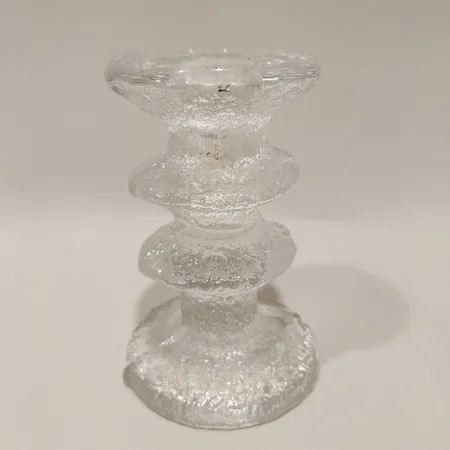 Ljusstake Festivo Timo Sarpaneeva Iittala, höjd ca 12cm, stor skada under Skickas med paket.