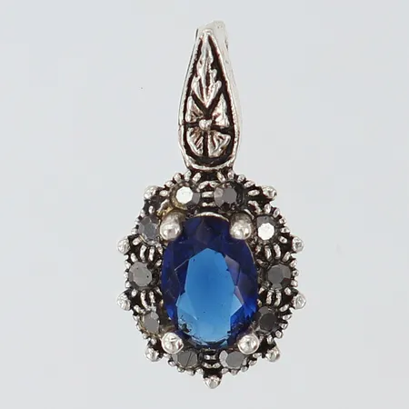 Hänge markasiter och blå sten ca 19x10mm inkl ögla, 925/1000 silver Vikt: 1,6 g