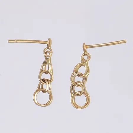 Ett par örhängen Bismarck höjd 14mm något skeva stift saknar snurrebussar 18K Vikt: 0,8 g