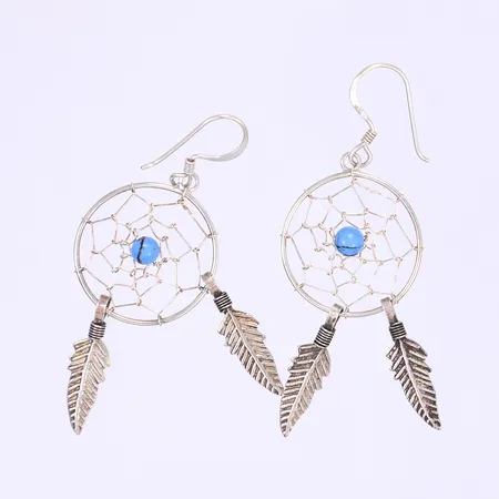 Ett par örhängen drömfångare med turkosa stenar längd inkl ögla 50mm bredd 20mm silver 925/1000 Vikt: 2,1 g
