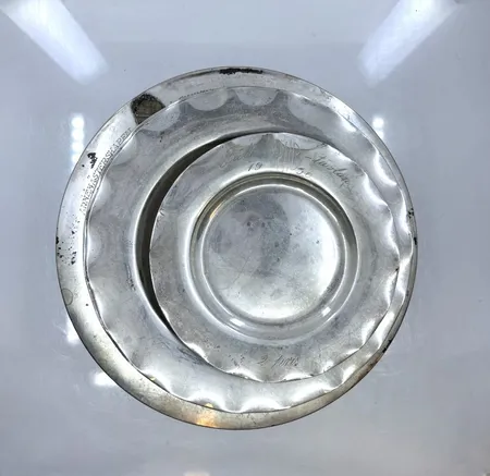 8 st tallrikar Ø12-18 cm, silver 830/1000. Vikt: 593 g