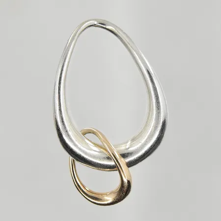 Hänge Georg Jensen Offspring Pendant design Jacqueline Rabuns, längd ca 30mm, bredd 17mm, del i silver 925/1000 och del i 18K. Vikt: 4,3 g