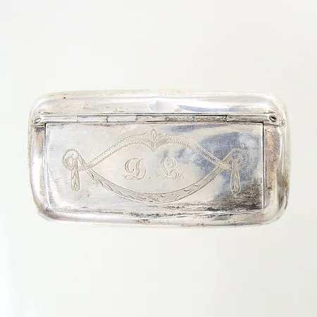 Ask med lock, längd 9cm, bucklor, gravyr, silver 830/1000 Vikt: 50,7 g