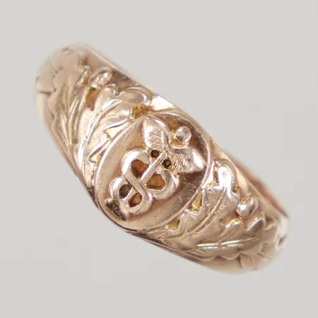 Ring bladdekor med Kaducé stl:19¾, bredd 10mm, gravyr, 14K Vikt: 5,1 g