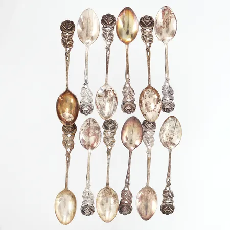 12 teskedar modell Rosen 10,5cm, silver 830/1000 Vikt: 117,7 g