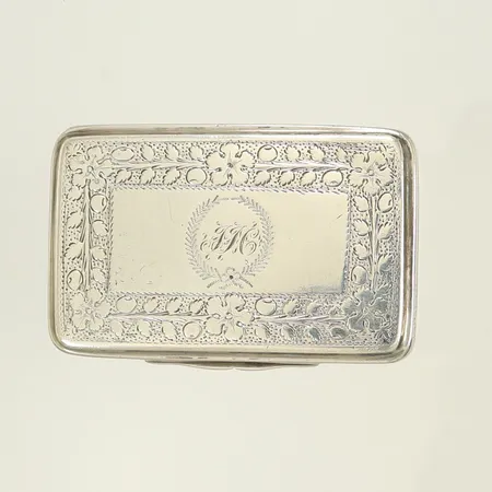 Silverask 6x4cm höjd 15mm, monogram ovansida lock, engelska stämplar, silver 38,7g Vikt: 38,7 g