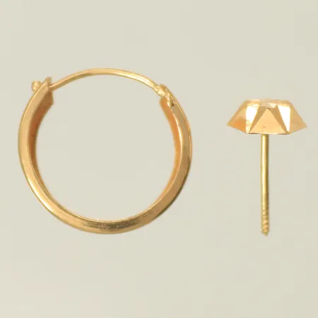 Två udda örhängen, delvis defekta 18K Vikt: 0,6 g