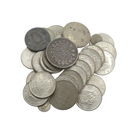 Parti svenska silvermynt, 40-80 % + 5 franc 1841, finvikt cirka 194g Vikt: 194 g