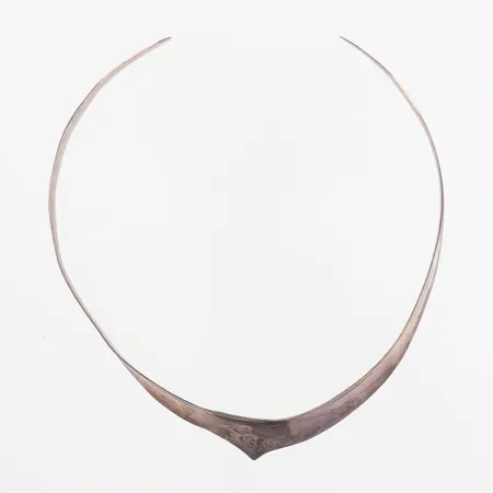 Collier stelt, inre omkrets ca. 34cm justerbar, ojämnheter, silver 925/1000 Vikt: 20,5 g