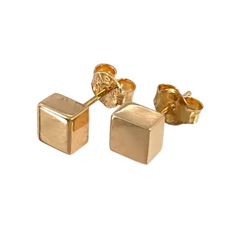 Örhängen i 18K guld, storlek 5x5 mm, fint skick Vikt: 1 g