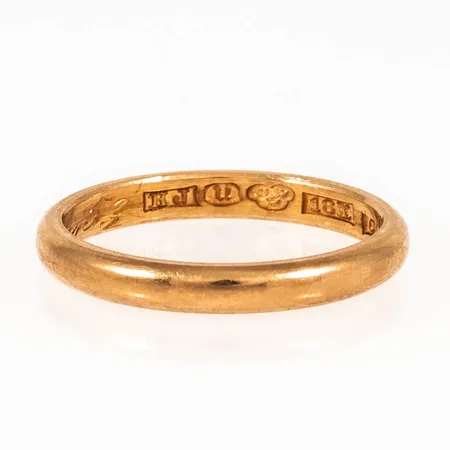 Ring slät stl:17¼ bredd 2,5mm, höjd 1,6mm, gravyr, 18K 3,2g.