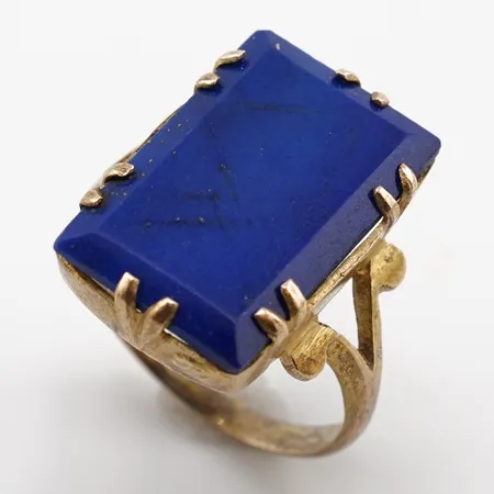 Ring m sten lila, stl 16½(52), bredd 19mm, 14k Vikt: 3,9 g