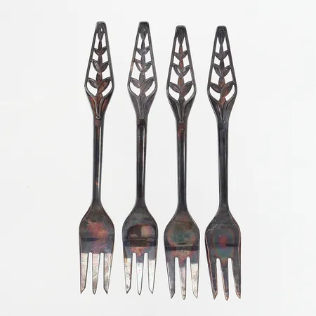 Fyra tårtgafflar Modell Silvia, längd: 14cm, silver 830/1000 Vikt: 72,1 g