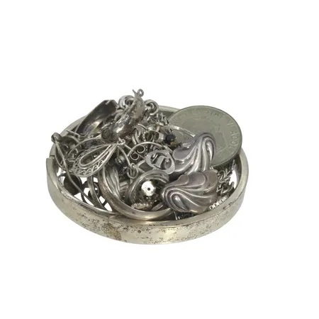 Diverse silversmycken mm, slitage/bruksmärken, defekter förekommer Vikt: 122,4 g