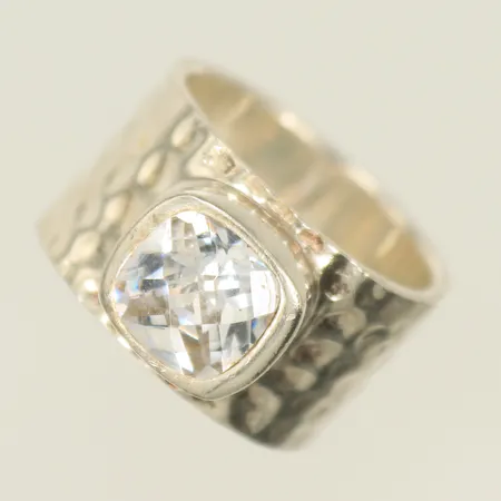 Ring med vit sten, stl 18 bredd 12mm, Guldfynd, silver 925/1000-delar 10,3g  