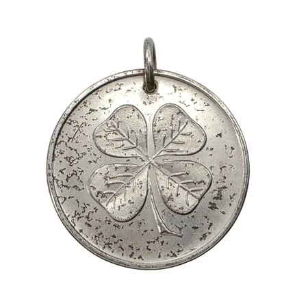 Hänge "Fyrklöver" silver, namngravyr Vikt: 5,6 g