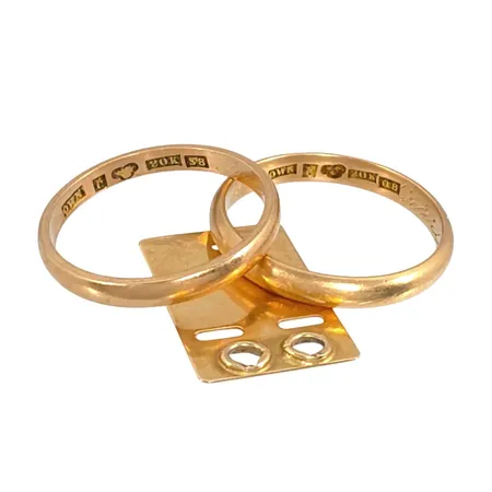 Diverse smycken, 18K guld - 1,7g, 20K guld - vikt 8,9g, defekter och gravyrer