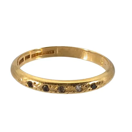 Ring i 18K guld, defekt, gravyr Vikt: 4 g