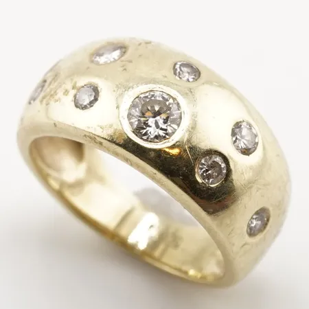 Ring m diamanter, stl 15(45), bredd 8mm, 14k Vikt: 4,4 g