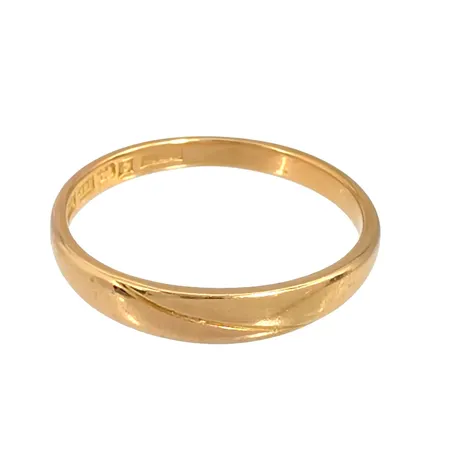 Ring i 18K guld, Guldsmed Björn Nilsson AB (GBON), Kristianstad, stl:18¾ mm, bredd 2 - 3,5 mm, invändig gravyr Vikt: 2,7 g