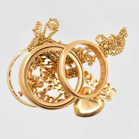 Diverse guld, defekter, gravyr, 18K Vikt: 25,1 g