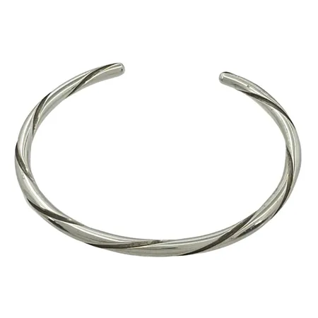 Armring GEORG JENSEN silver 925/1000, modell A80, Danmark 1970-tal, design Andreas Mikkelsen, inre mått 17,5 cm, bredd 3,8 mm, fint skick  Vikt: 17,2 g