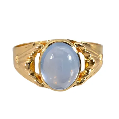 Ring i 18K guld, Månstensliknande sten 7x9 mm, Ljungström Guldvarufabrik Ab (SWL), Stockholm 1961, svensk kontrollstämpel, stl:18½ mm, bredd 2,5 - 9,7 mm, sten utan anmärkning Vikt: 2,5 g