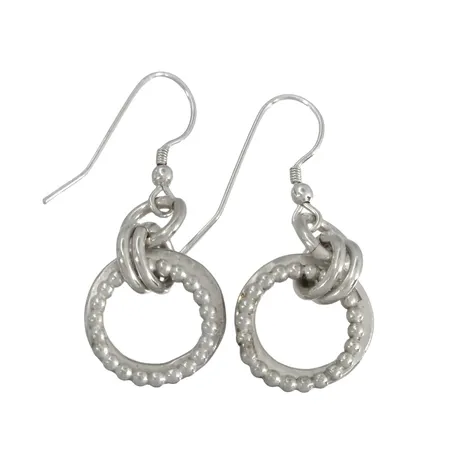 Örhängen ett par silver 925/1000, längd 40 mm, dekor (ringar) Ø15 mm, fint skick  Vikt: 7,2 g