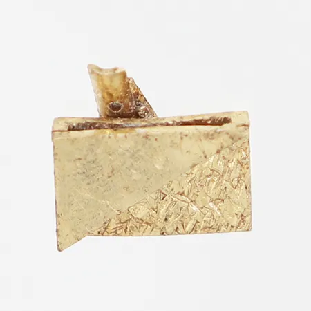 En skrotbit, defekt från smycke, 14K Vikt: 1,3 g