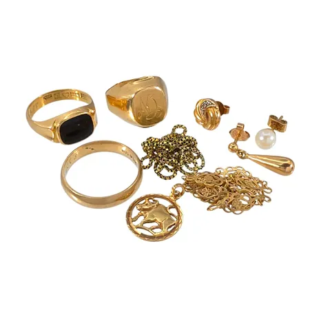 Diverse smycken, 14K guld - vikt 3,0g, 18K guld - bruttovikt 18,7g, defekter, gravyrer