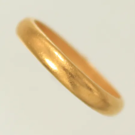 Ring slät, stl: 19, bredd: 3,6mm, repig 23K Vikt: 6,2 g