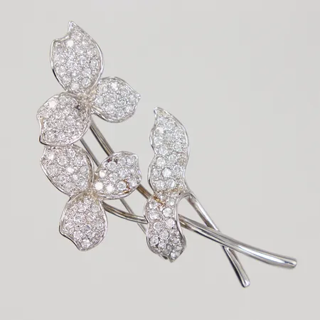 1 Brosch med vita stenar 6,5cm, bredd 31mm, Silver 925/1000 Vikt: 11,4 g