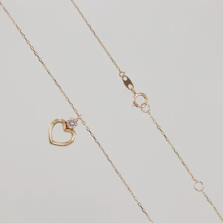 Collier Hjärta med vit sten justerbar längd 42-45cm, bredd 1mm, hängets längd 14mm, GHA, 18K Vikt: 1,3 g