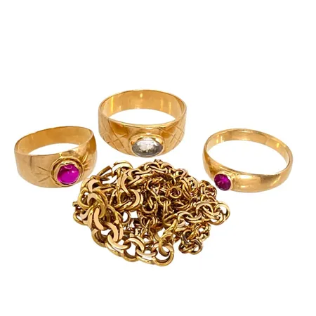 Diverse guldsmycken 18K guld, bruksmärken/slitage, bruttovikt 19,5 gram Vikt: 19,5 g