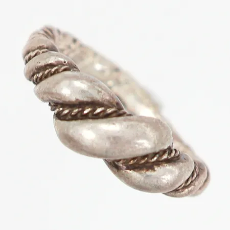 Ring vikingamodell spiralvriden stl:17, bredd: 6mm, något skev, silver 925/1000 Vikt: 6,1 g