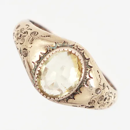 Ring med sten mönstrad stl:16½, bredd: 3-10mm, 14K Vikt: 1,4 g