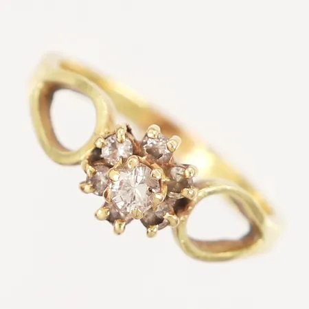 Ring med diamanter 1x0,14ct samt 6x0,03ct stl:18, bredd: 2-7mm, 18K Vikt: 3 g