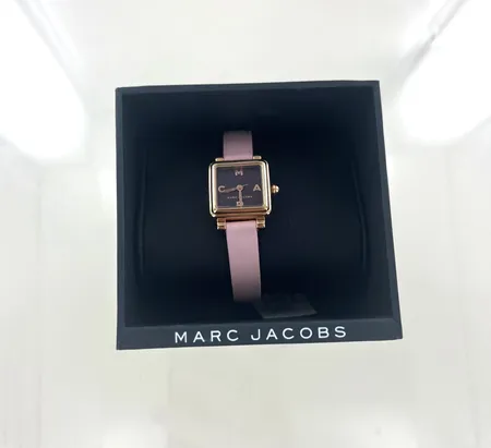 Damklocka Marc Jacobs 1640 bredd 10mm Nyskick Vikt: 0 g