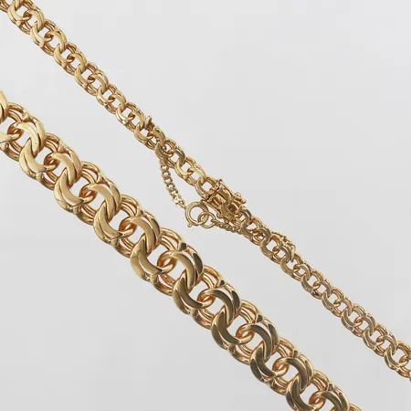 Kedja, Bismarck, Ädelsmycken Aktiebolag, Stockholm år 1958, doserad, längd: 42 cm, bredd: 5,5 - 14 mm, glapp i lås, 18K guld. Vikt: 67,4 g