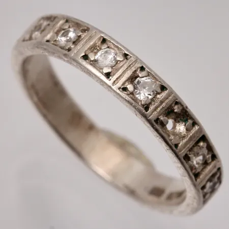 Ring stl:16 bredd 3-3,3mm, 1sten saknas, silver 925/1000, 2,13g.