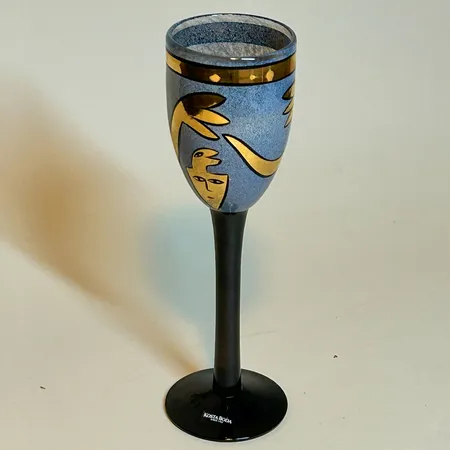 Pokal/vinglas Kosta Boda Art Collection Ulrica Hydman Vallien mönster: Inka höjd 25cm Ø8cm, signerad nummer 99180 Skickas med postpaket.