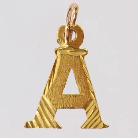 Hänge "A" 18,5x11mm ink ögla 21K.  Vikt: 0,8 g