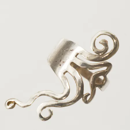 Ring stl:18 bredd 39mm, silver Vikt: 5,4 g